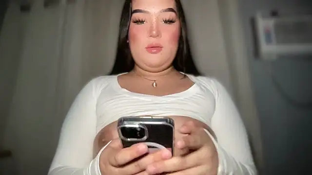 Snapshot of MissCataleyaxxx chatting on 12.14.25 MissCataleyaxxx online show from 12.14.25