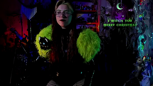 Snapshot of Scarlett_Wanner chatting on 12.23.24 Scarlett Wanner online show from 12.23.24