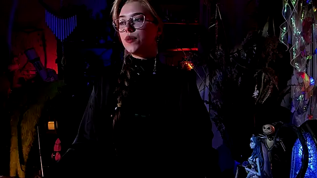 Snapshot of Scarlett_Wanner chatting on 01.05.25 Scarlett Wanner online show from 01.05.25