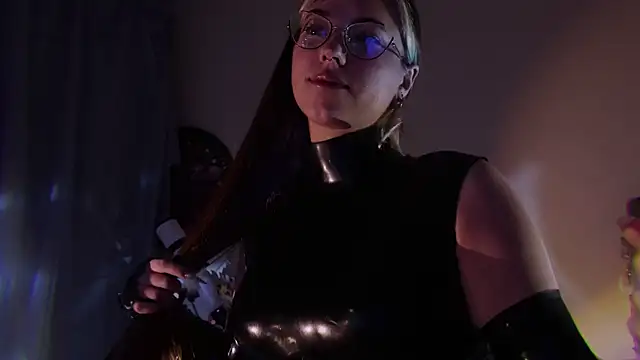 Snapshot of Scarlett_Wanner chatting on 11.26.25 Scarlett Wanner online show from 11.26.25