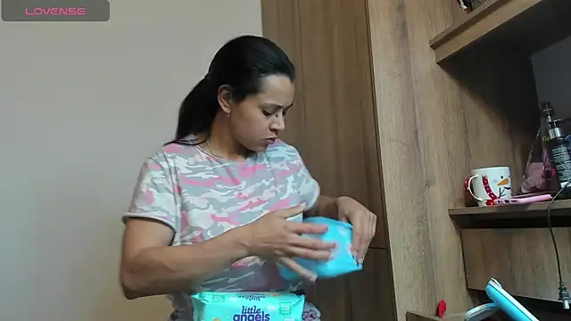 Bessie32 online show from 03.10.25