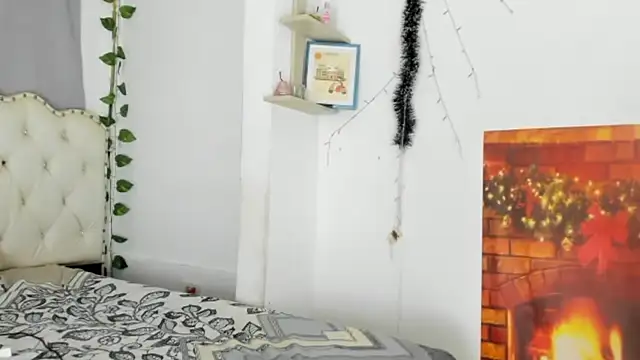 Snapshot of khalyn_jenner chatting on 12.22.24 khalyn jenner online show from 12.22.24