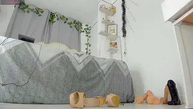 Snapshot of khalyn_jenner chatting on 02.15.25 khalyn jenner online show from 02.15.25