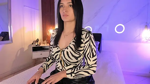 Snapshot of Gin_Zc chatting on 12.20.24 Gin Zc online show from 12.20.24