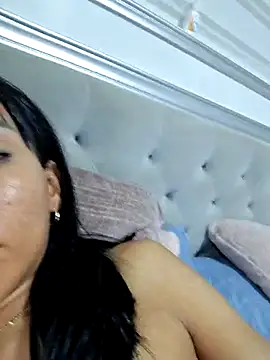 Snapshot of Doll_Loren chatting on 02.19.25 Doll Loren online show from 02.19.25