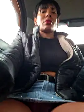 Snapshot of Doll_Loren chatting on 03.06.25 Doll Loren online show from 03.06.25