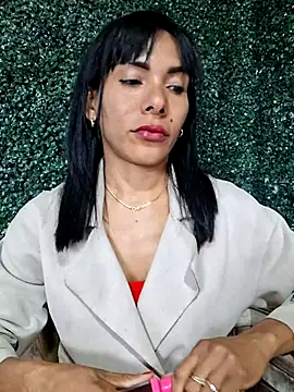 Snapshot of Doll_Loren chatting on 03.08.25 Doll Loren online show from 03.08.25