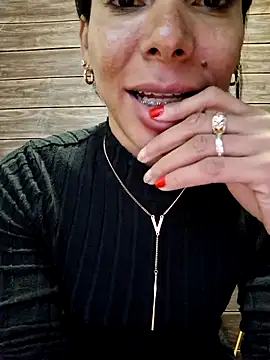 Snapshot of Doll_Loren chatting on 09.08.25 Doll Loren online show from 09.08.25