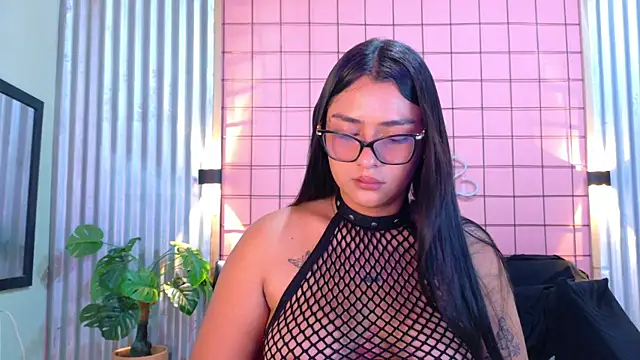 mensia hernandz online show from 07.28.26