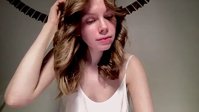 Nikki Mimimi online show from 12.28.24