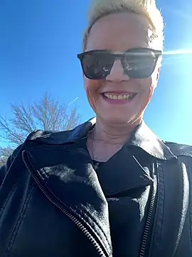 German Milf online show from 03.19.25