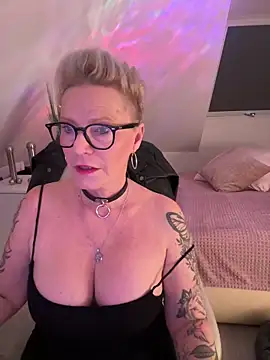 German Milf online show from 01.16.26