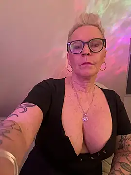 German Milf online show from 03.17.26