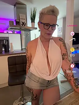 German Milf online show from 05.27.26