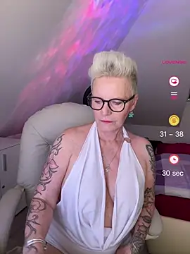German Milf online show from 05.30.26