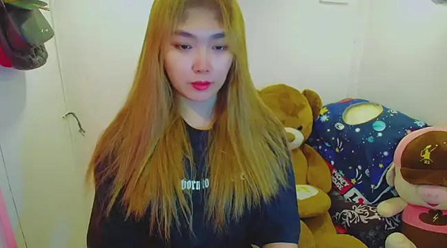 TR4NSCUTI3 online show from 02.01.25