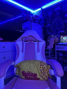 Snapshot of Cutiepiespanks chatting on 03.08.25 Cutiepiespanks online show from 03.08.25