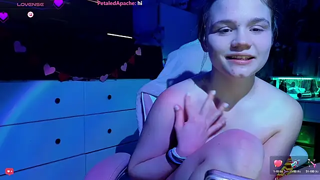 Snapshot of Cutiepiespanks chatting on 03.21.25 Cutiepiespanks online show from 03.21.25