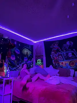 Snapshot of Cutiepiespanks chatting on 03.23.25 Cutiepiespanks online show from 03.23.25