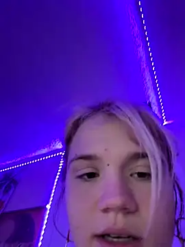 Snapshot of Cutiepiespanks chatting on 10.09.25 Cutiepiespanks online show from 10.09.25