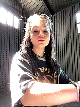 Snapshot of Cutiepiespanks chatting on 11.17.25 Cutiepiespanks online show from 11.17.25