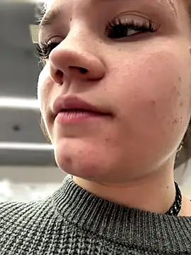 Snapshot of Cutiepiespanks chatting on 11.20.25 Cutiepiespanks online show from 11.20.25