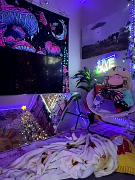 Snapshot of Cutiepiespanks chatting on 11.24.25 Cutiepiespanks online show from 11.24.25