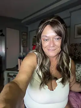 Snapshot of cowgirlc chatting on 06.18.26 cowgirlc online show from 06.18.26