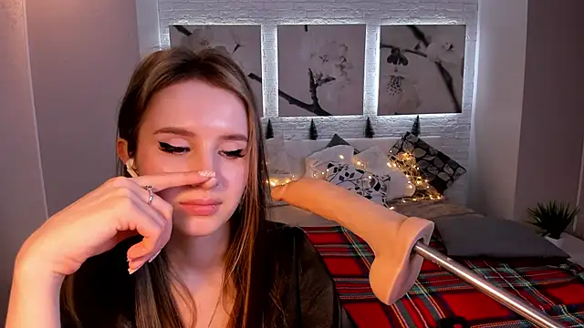 Betty June online show from 12.29.24