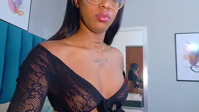 MiaMidnnightt online show from 06.17.26