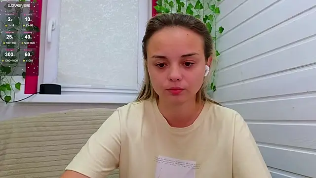 Misss Vikk online show from 10.17.25