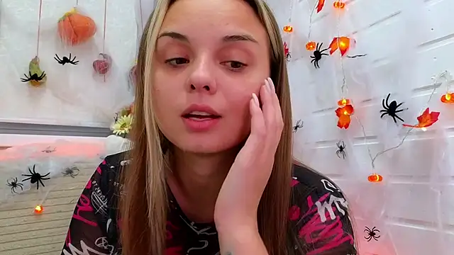 Misss Vikk online show from 11.01.25