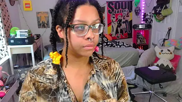 Snapshot of N1NT3NDH03 chatting on 10.01.25 N1NT3NDH03 online show from 10.01.25