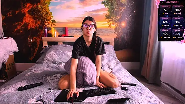 MollyLollipop online show from 03.05.25