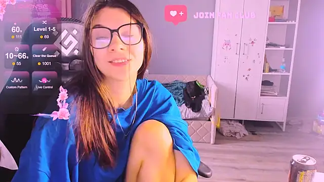 MollyLollipop online show from 10.30.25