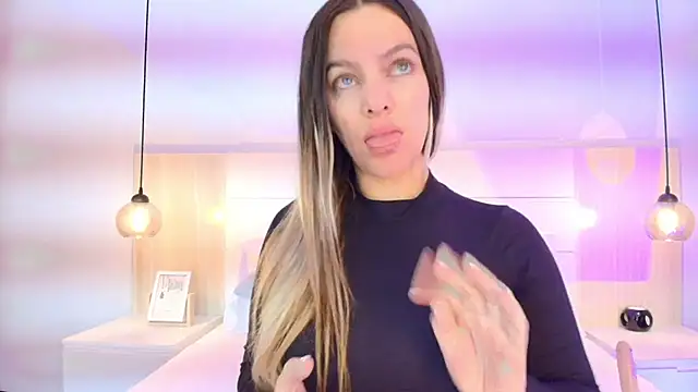 Isabella Harley online show from 11.14.25