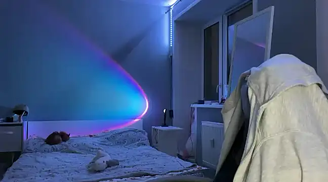 Uniarten online show from 12.29.24