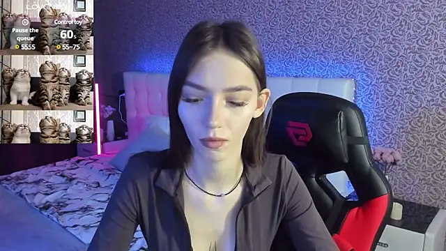 Snapshot of SophieCatty chatting on 02.05.25 SophieCatty online show from 02.05.25