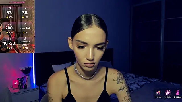 Snapshot of SophieCatty chatting on 09.19.25 SophieCatty online show from 09.19.25