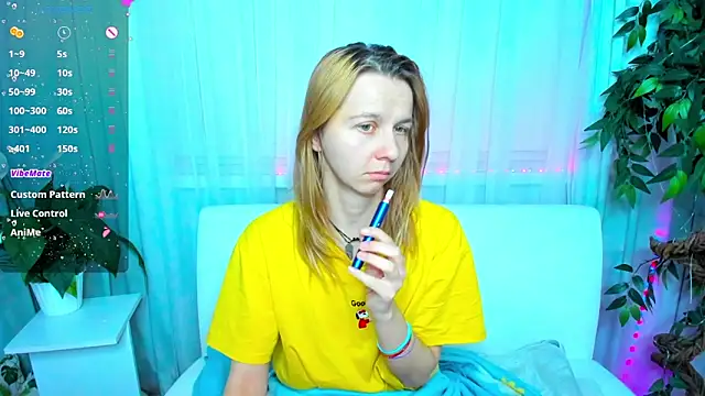 Snapshot of Bell_a_mi_ chatting on 03.18.25 Bell a mi online show from 03.18.25