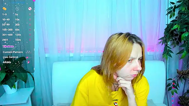 Snapshot of Bell_a_mi_ chatting on 03.23.25 Bell a mi online show from 03.23.25