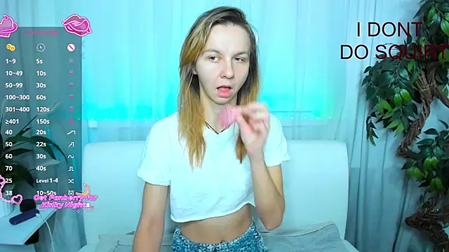 Snapshot of Bell_a_mi_ chatting on 10.25.25 Bell a mi online show from 10.25.25