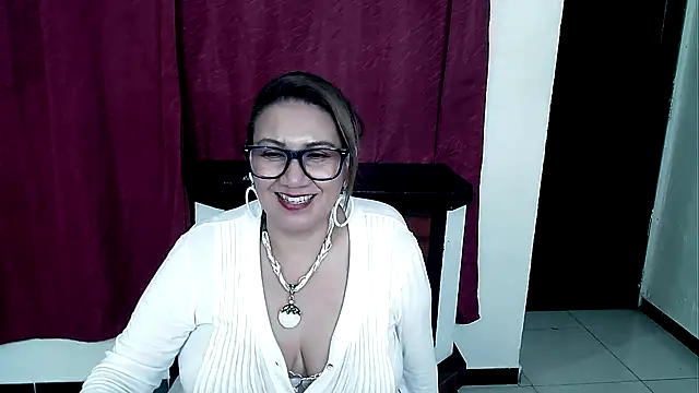 Snapshot of yayita_mature chatting on 02.01.25 yayita mature online show from 02.01.25