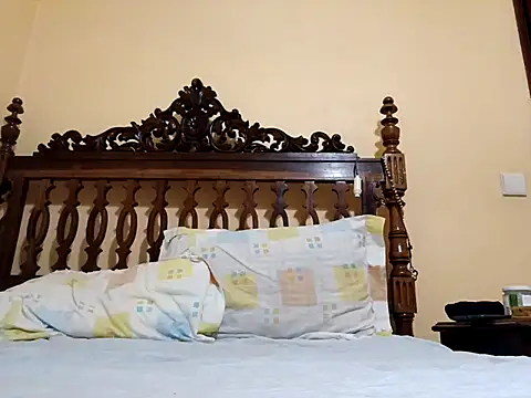 White rabbit  online show from 11.23.25