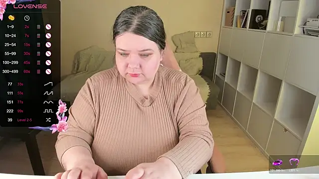 PlumPie online show from 12.21.25