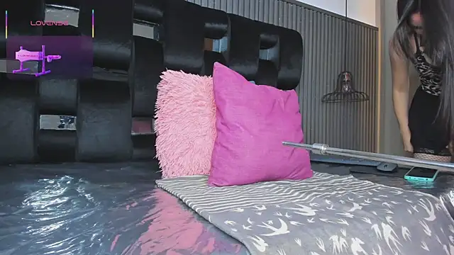 levana1 online show from 10.24.25