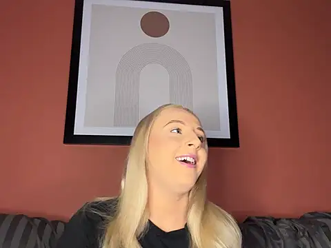 Strongqueen online show from 12.29.24