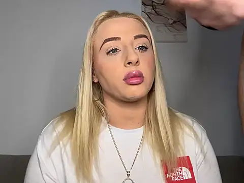 Strongqueen online show from 01.03.25