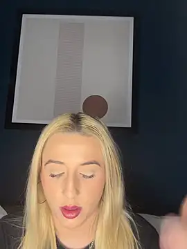 Strongqueen online show from 02.02.25