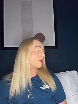 Strongqueen online show from 02.07.25